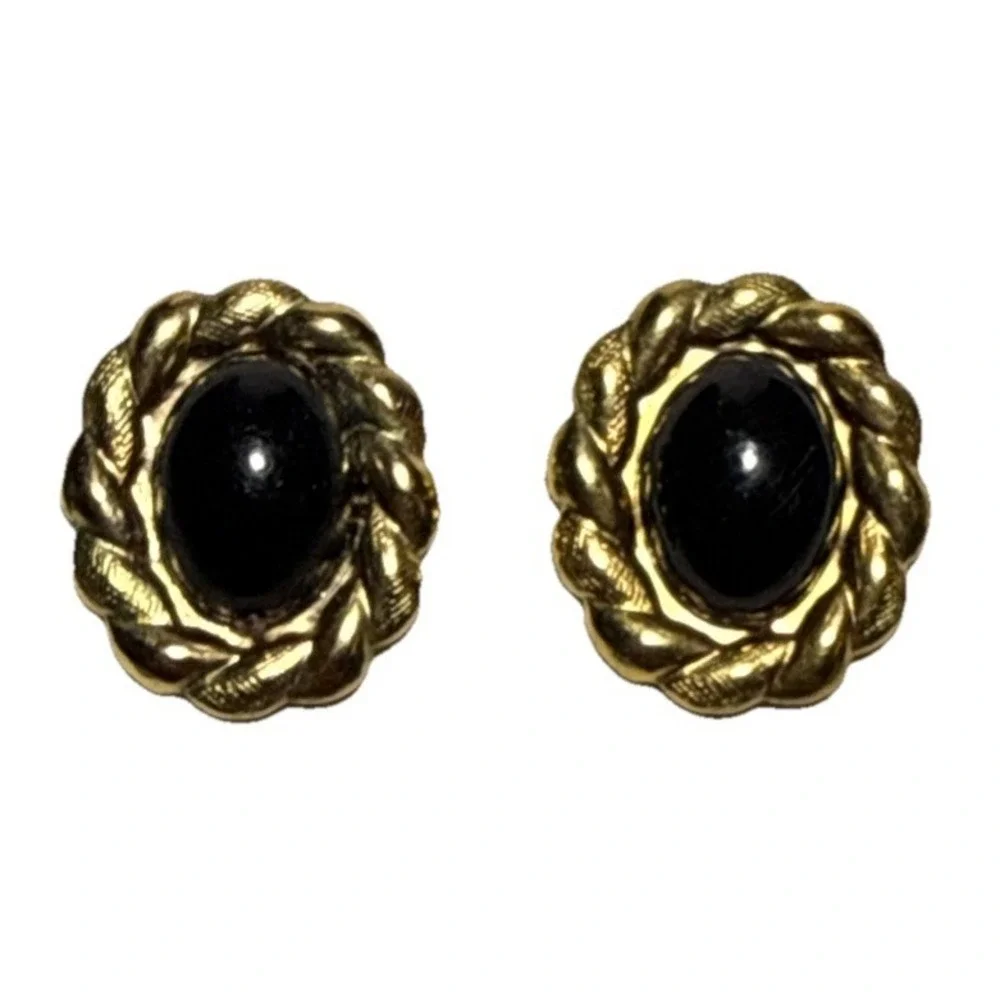 Vintage‎ Black And Gold Tone Small Oval Stud Earrings J18-35